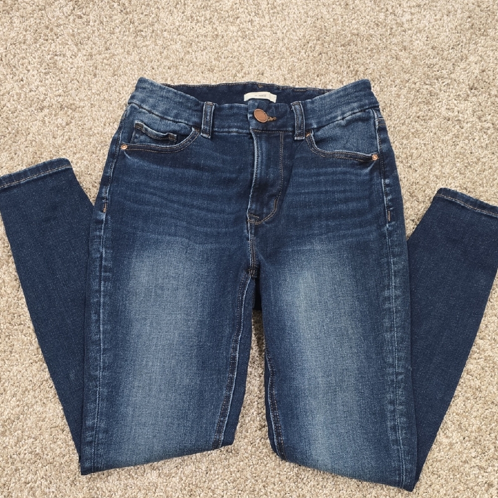 Maurices Women's Dark Wash Super Stretchy Skinny Jean Size S short